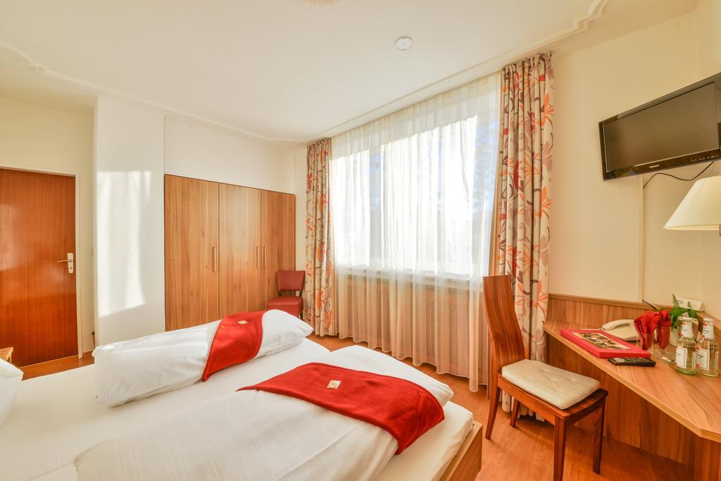 Hotel Drei Lowen Νταχάου Δωμάτιο φωτογραφία