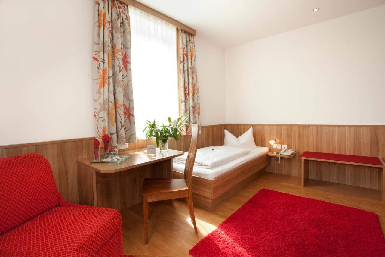 Hotel Drei Lowen Νταχάου Δωμάτιο φωτογραφία